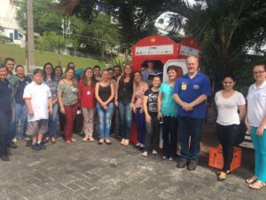 A entrega contou com a presença de colaboradores do Sesi/Senai e voluntários do Pegaí